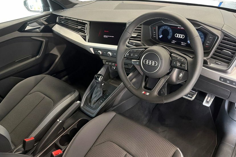 Audi A1 1.5 Tfsi 35 S Line Sportback S Tronic Black #6