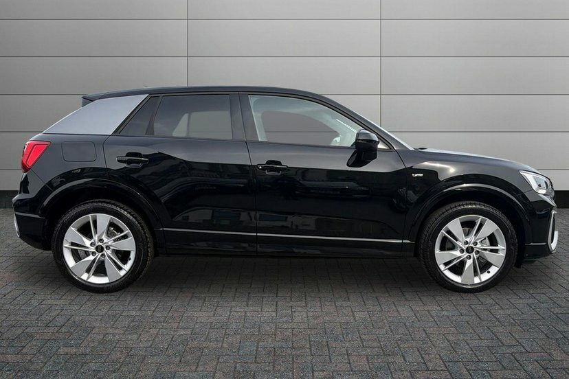Audi Q2 1.5 Tfsi Cod 35 S Line Suv S Tronic 15 Black #4