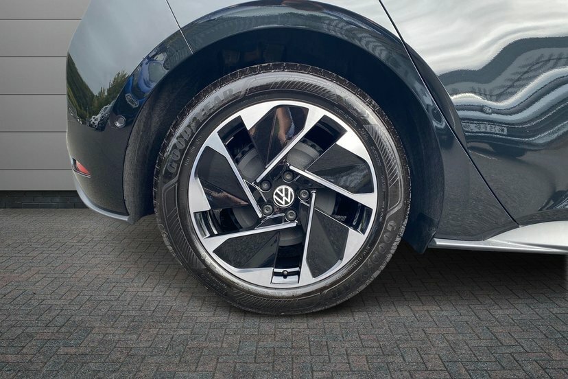 Volkswagen ID.3 Pro 59Kwh Match Hatchback 204 P Black #5