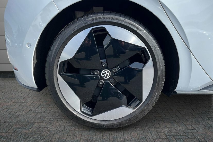 Volkswagen ID.3 Pro S 79Kwh Match Hatchback 204 ET26LXP Black #5