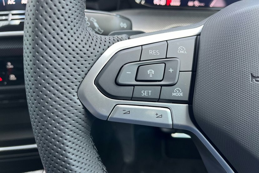 Volkswagen e-Golf 1.5 Tsi Ehybrid 19.7Kwh Style Hatchback Blue #21