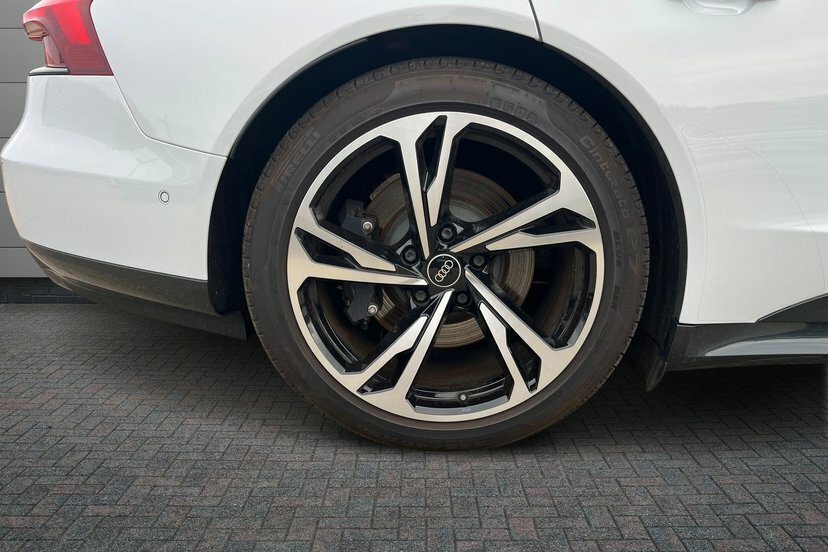 Audi E Tron GT 93.4Kwh Saloon Quattro 476 Ps Grey #5