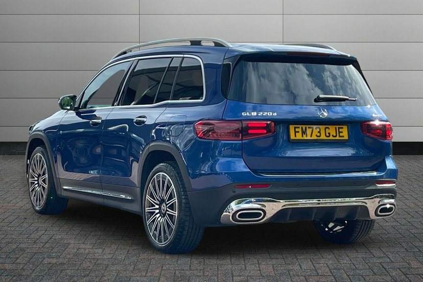 Mercedes-Benz GLB Class 2.0 Glb220d Amg Line Premium Plus Suv Blue #2
