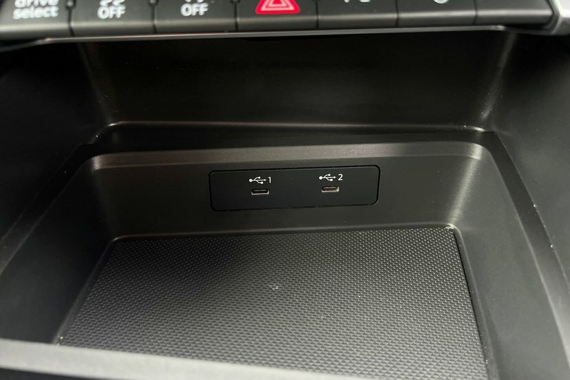 Audi RS3 Rs 3 Tfsi Quattro Carbon Black S Tronic Black #25