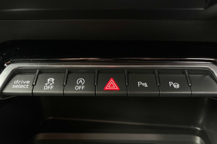 Audi RS3 Rs 3 Tfsi Quattro Carbon Black S Tronic Black #24