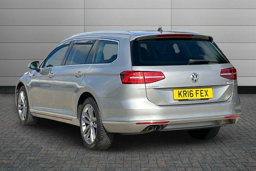 Volkswagen Passat 2.0 Tdi Bluemotion Tech Gt Dsg KR16FEX #3