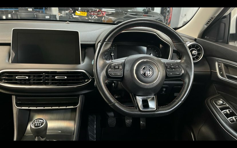 MG HS 1.5 T-gdi Exclusive Suv 162 Ps EO69MWD White #5