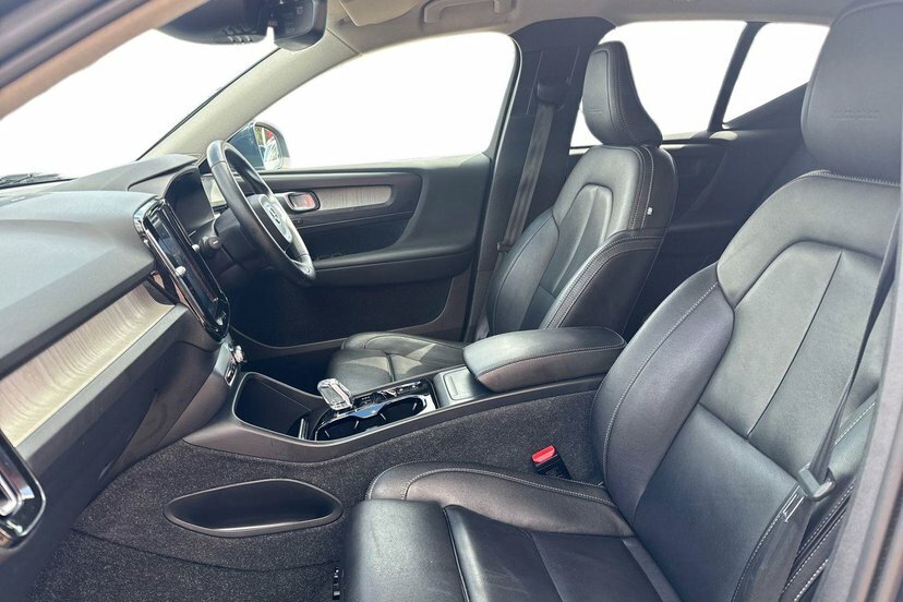 Volvo XC40 2.0 T4 Inscription Pro Suv Awd 19 Blue #2