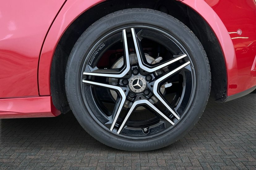 Mercedes-Benz A Class A180 Amg Line Executive Red #4