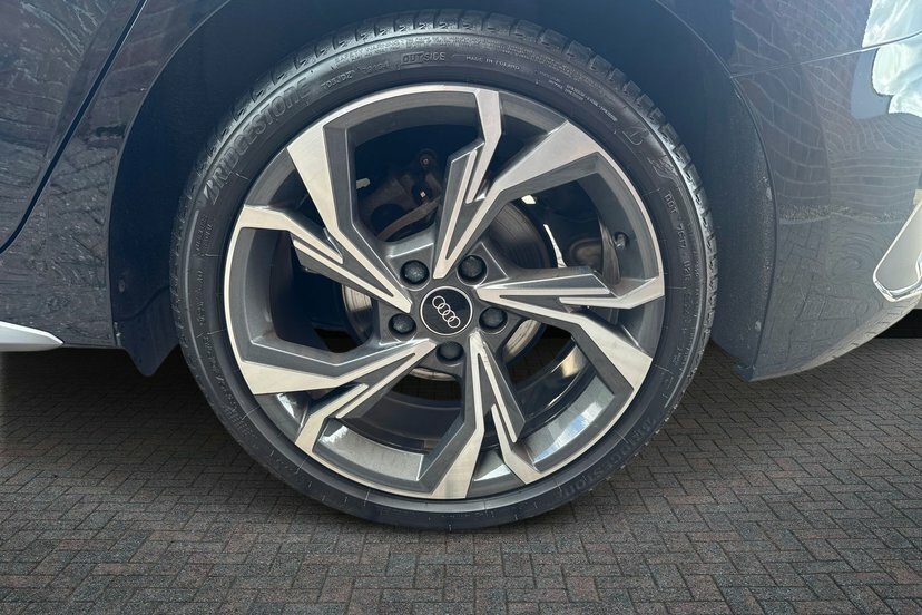 Audi A3 1.0 Tfsi 30 S Line Sportback S Tronic Black #5