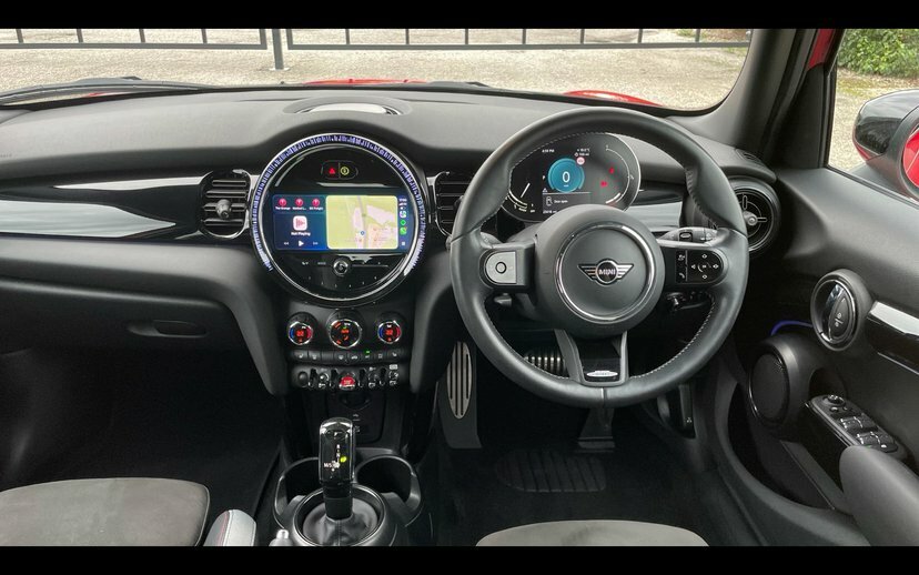 Mini Hatch 5-Door Hatch Cooper Sport Red #4