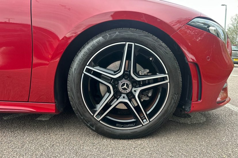 Mercedes-Benz A Class A180 Amg Line Executive Red #4