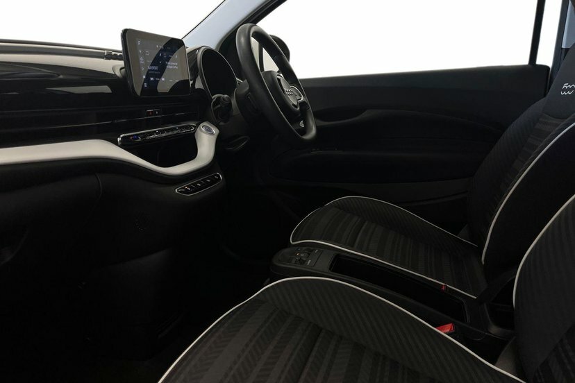 Fiat 500E 42Kwh Passion Hatchback 118 Ps White #2