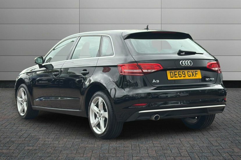 Audi A3 1.6 Tdi 30 Sport Sportback 116 Black #3