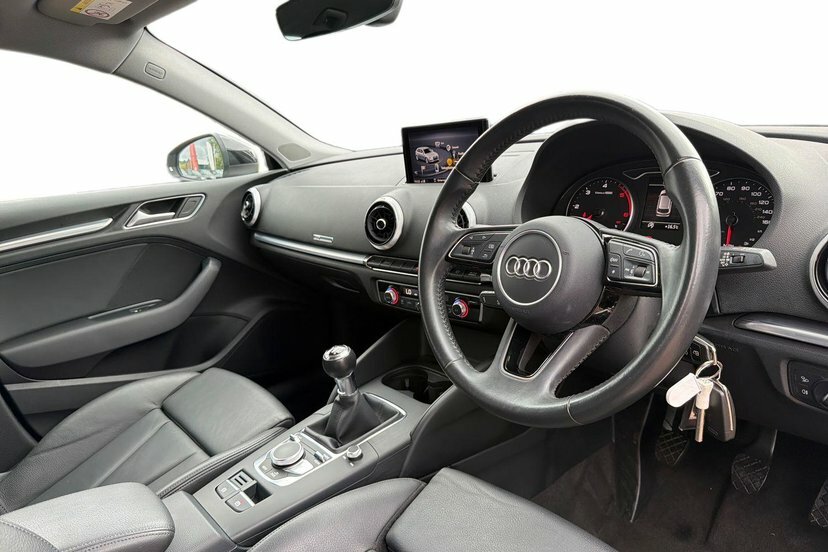 Audi A3 1.6 Tdi 30 Sport Sportback 116 Black #6