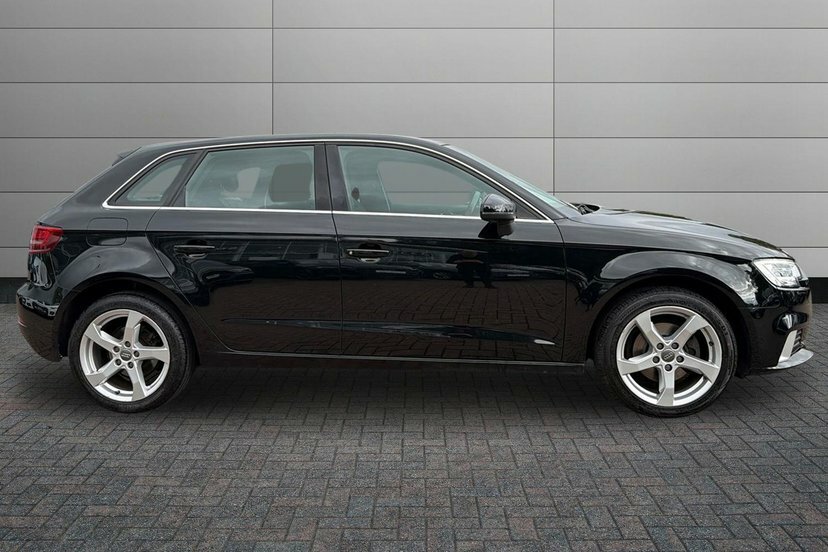 Audi A3 1.6 Tdi 30 Sport Sportback 116 Black #4