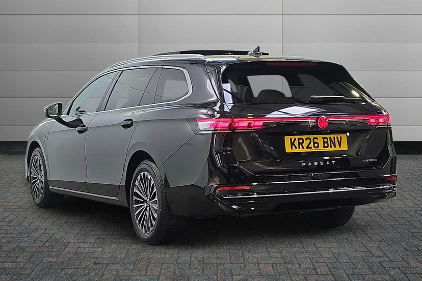 Volkswagen Passat 1.5 Tsi Ehybrid 19.7Kwh Elegance Estate Black #3