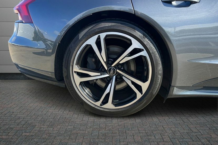 Audi E Tron GT 93.4Kwh Saloon Quattro 476 Ps Grey #5