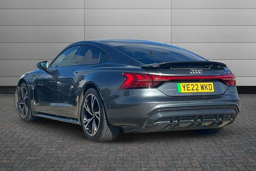 Audi E Tron GT 93.4Kwh Saloon Quattro 476 Ps Grey #3