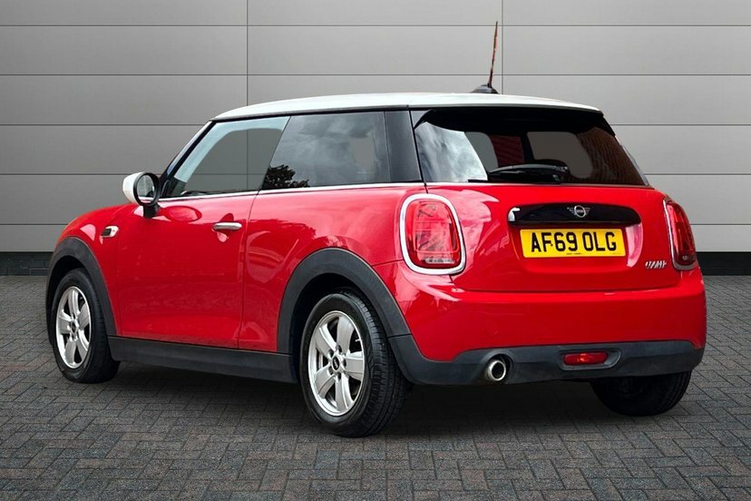 Mini Hatch 1.5 Cooper Classic Hatchback 13 Red #3