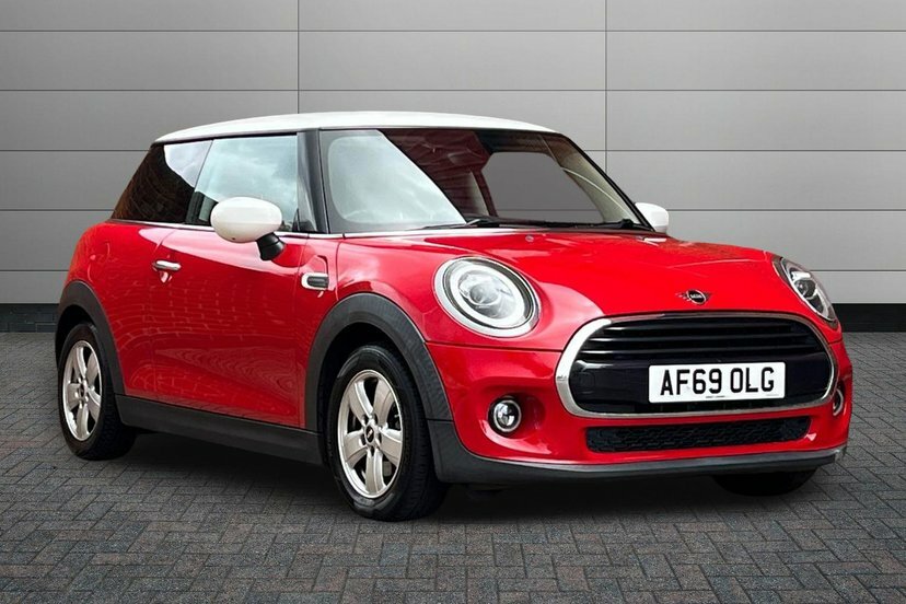 Mini Hatch 1.5 Cooper Classic Hatchback 13 Red
