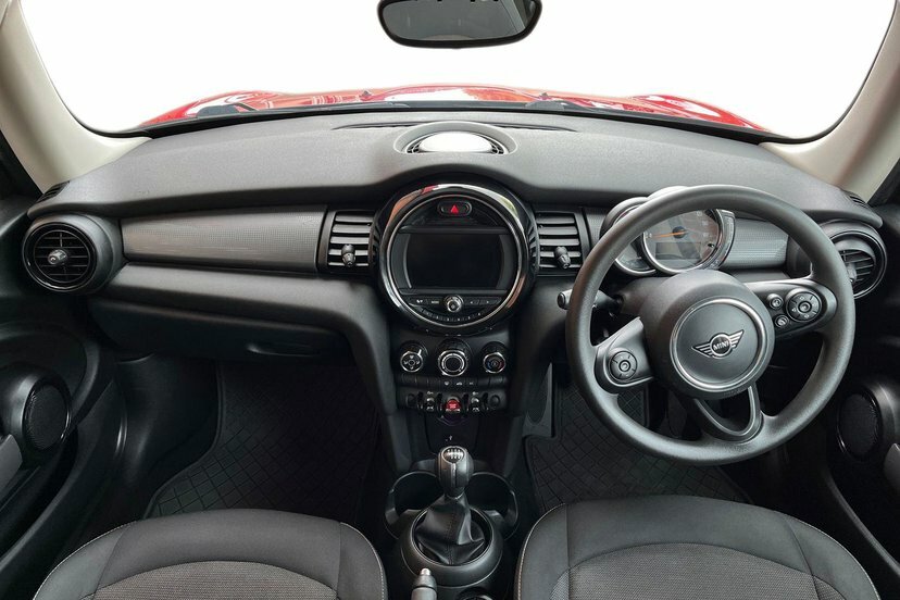 Mini Hatch 1.5 Cooper Classic Hatchback 13 Red #6