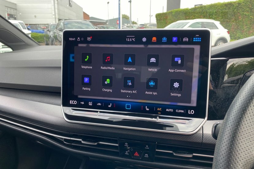 Volkswagen e-Golf 1.5 Tsi Ehybrid 19.7Kwh Style Hatchback Black #22