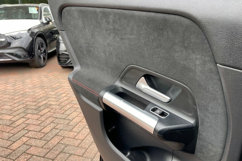 Mercedes-Benz EQA 250 66.5Kwh Amg Line Black #35