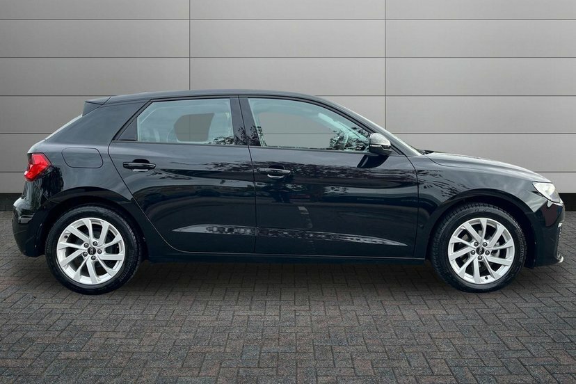 Audi A1 1.0 Tfsi 25 Sport Sportback S Tronic 9 Black #4