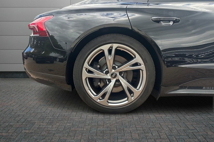 Audi E Tron GT 93.4Kwh Saloon Quattro 476 Ps Black #5