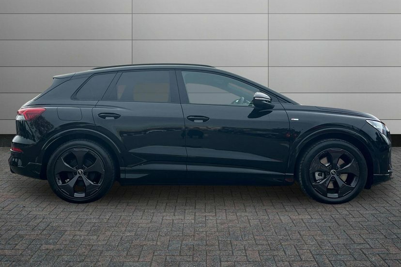 Audi Q4 E Tron 82Kwh Performance Launch Edition Suv LP26ATN Black #4