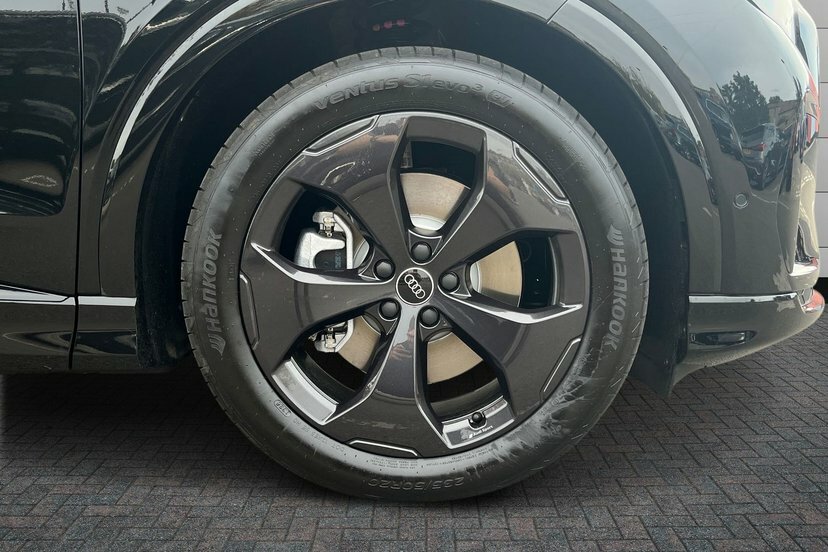 Audi Q4 E Tron 82Kwh Performance Launch Edition Suv LP26ATN Black #5