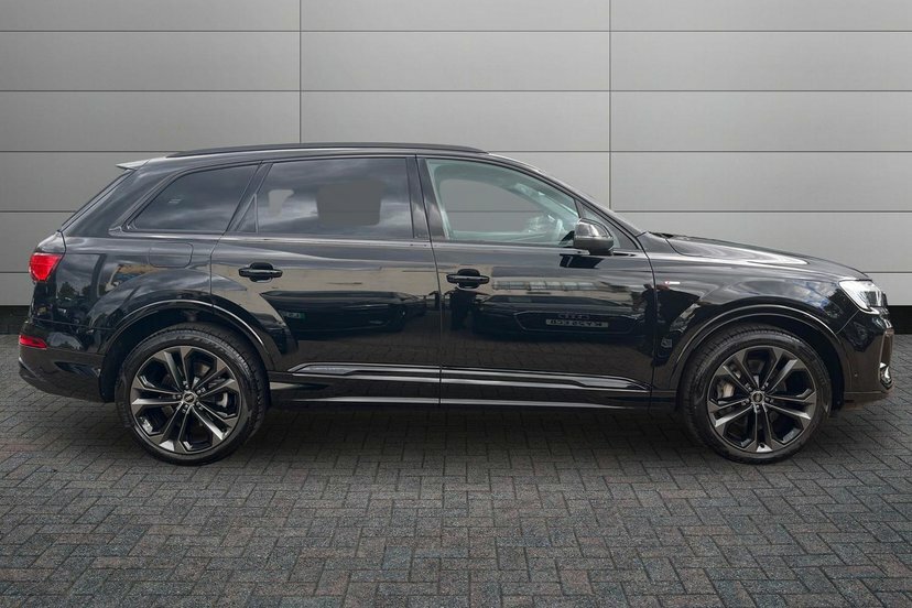 Audi Q7 3.0 Tdi V6 50 Black Edition Suv Tiptron Black #4