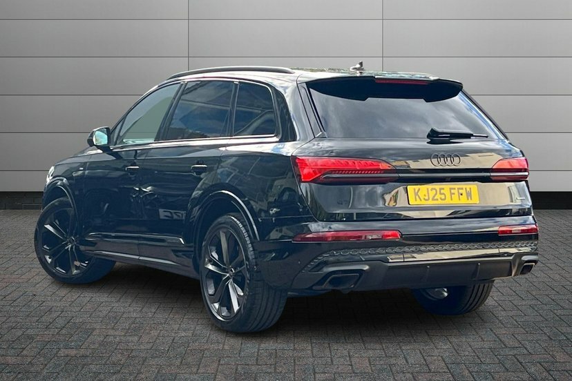 Audi Q7 3.0 Tdi V6 50 Black Edition Suv Tiptron Black #3