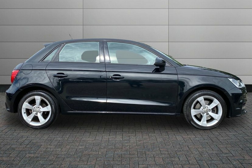 Audi A1 1.4 Tfsi Sport Sportback 125 Ps Black #4