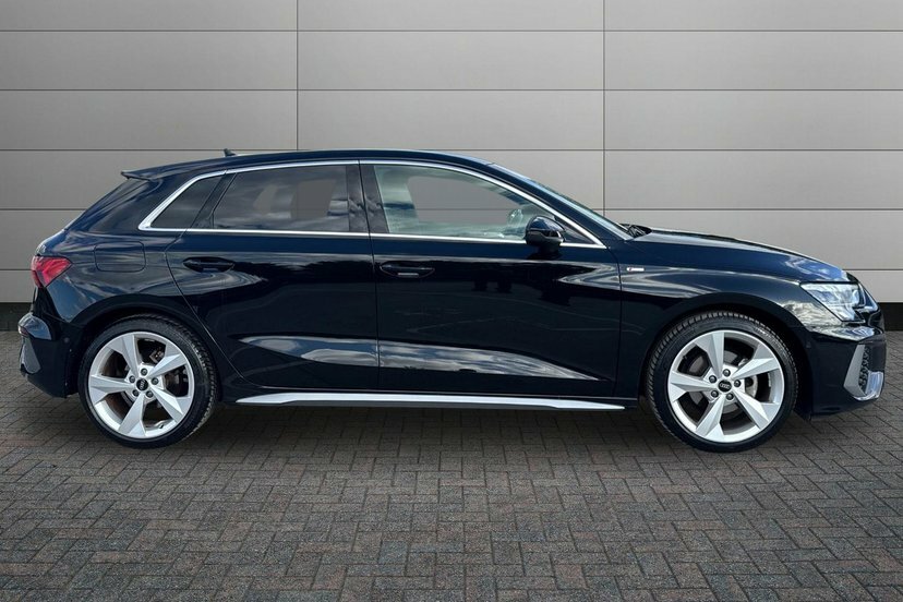 Audi A3 1.0 Tfsi 30 S Line Sportback S Tronic Black #4