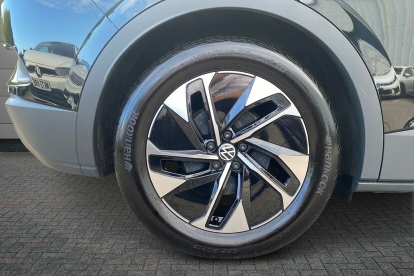 Volkswagen ID.4 Pro 77Kwh Match Suv 286 Ps Black #5