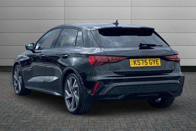 Audi A3 1.5 Tfsi Black Edition Sportback S Tron Black #3