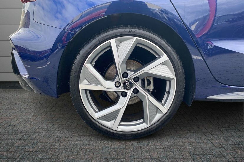 Audi A3 1.5 Tfsi Black Edition Sportback S Tron Blue #5
