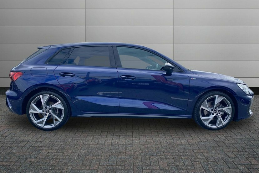 Audi A3 1.5 Tfsi Black Edition Sportback S Tron Blue #4