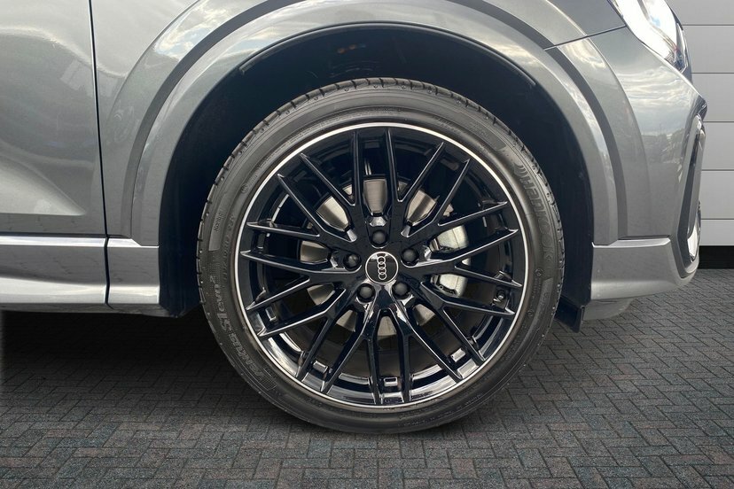 Audi Q2 1.5 Tfsi Cod 35 Black Edition Suv S Tro EK26PUF Grey #5