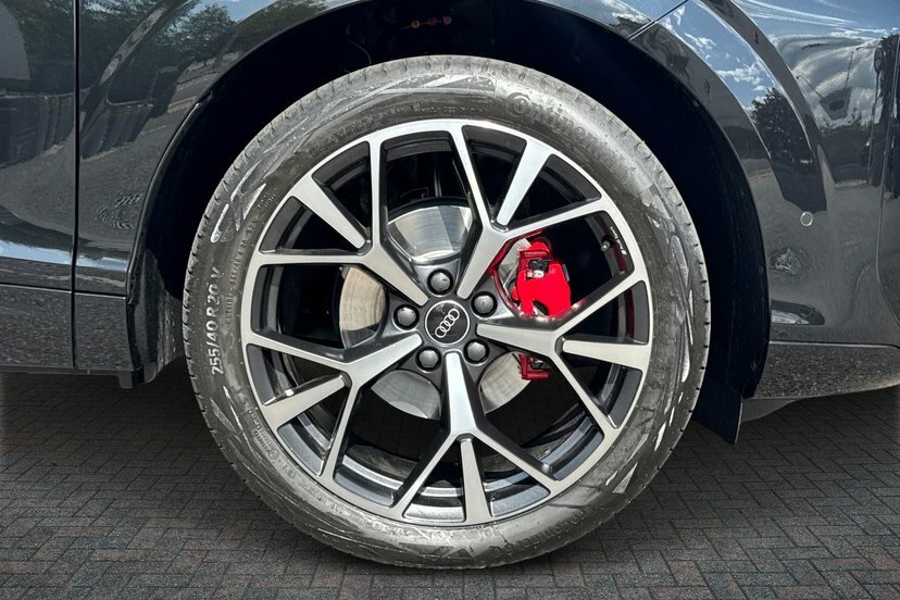 Audi Q3 1.5 Tfsi Edition 1 Suv S Tronic 150 Ps Black #5