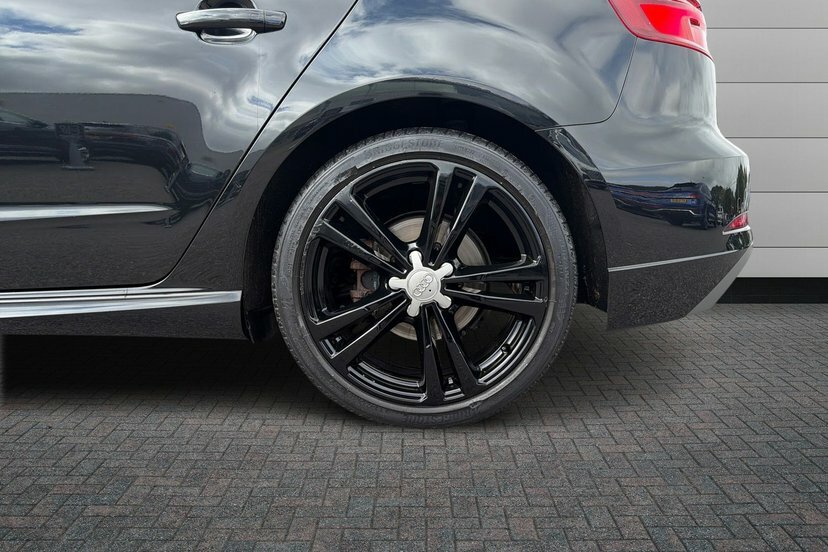 Audi A3 1.5 Tfsi Cod 35 S Line Sportback S Tron Black #5
