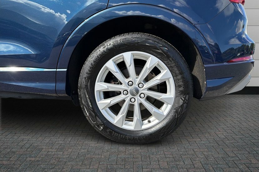 Audi Q3 1.5 Tfsi Cod 35 Sport Suv 150 P Blue #5