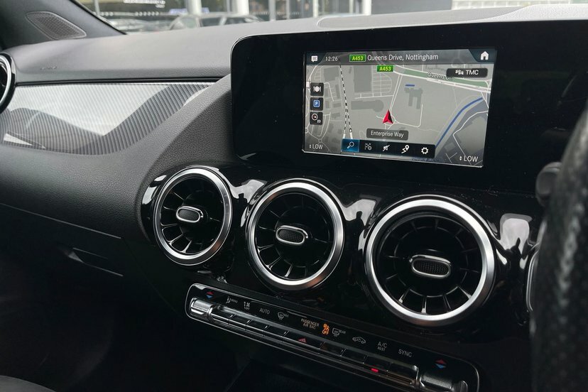 Mercedes-Benz GLA Class Gla 200D Amg Line Premium Black #13
