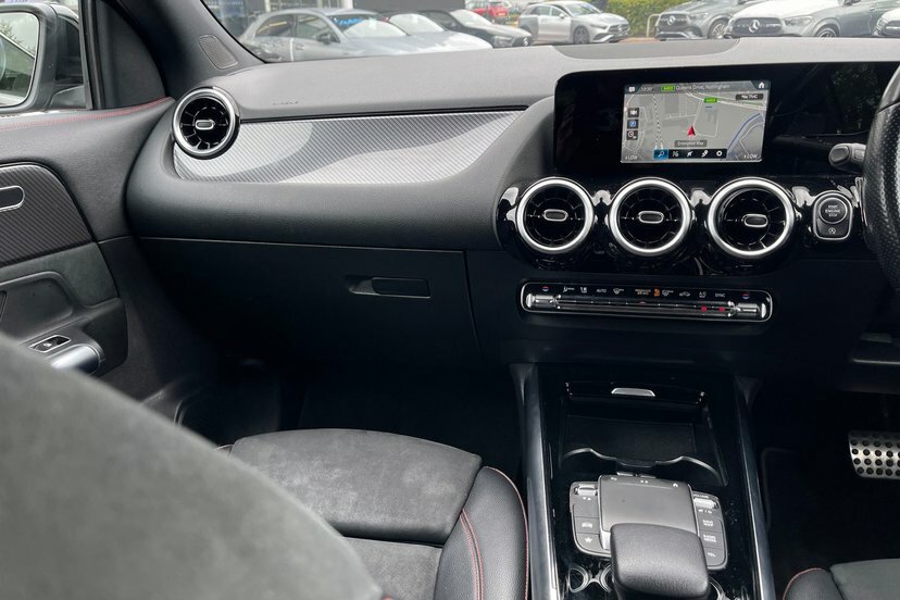Mercedes-Benz GLA Class Gla 200D Amg Line Premium Black #32