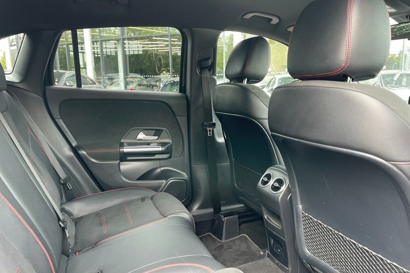 Mercedes-Benz GLA Class Gla 200D Amg Line Premium Black #39