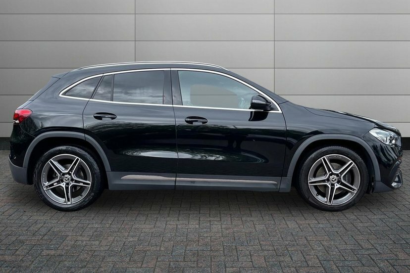 Mercedes-Benz GLA Class Gla200d Amg Line Black #3