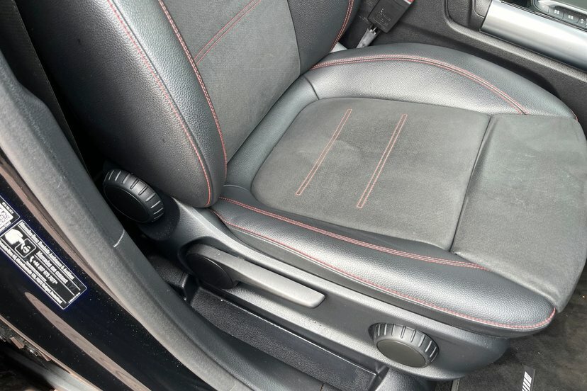 Mercedes-Benz GLA Class Gla 200D Amg Line Premium Black #21