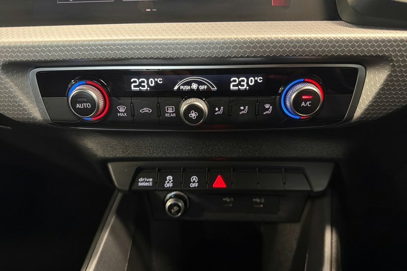 Audi A1 25 Tfsi Sport S Tronic Black #35